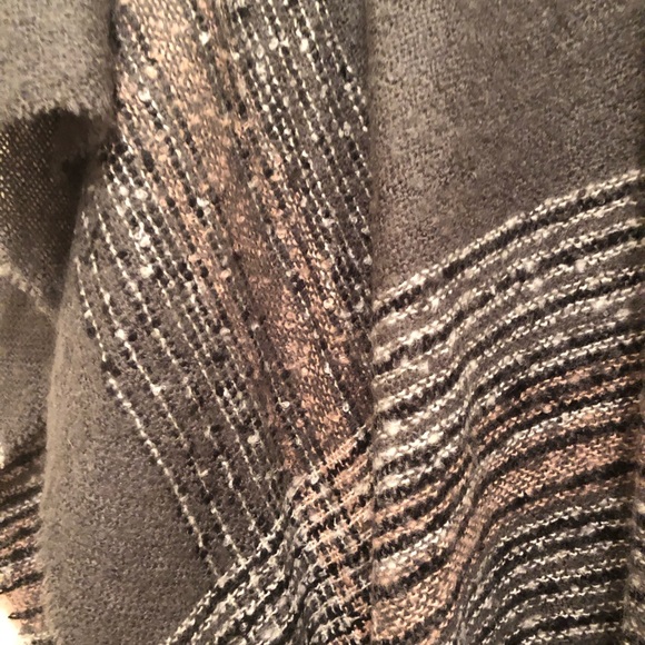 Harve Benard Sweaters - NWOT GRAY Wrap/Shawl/Shrug